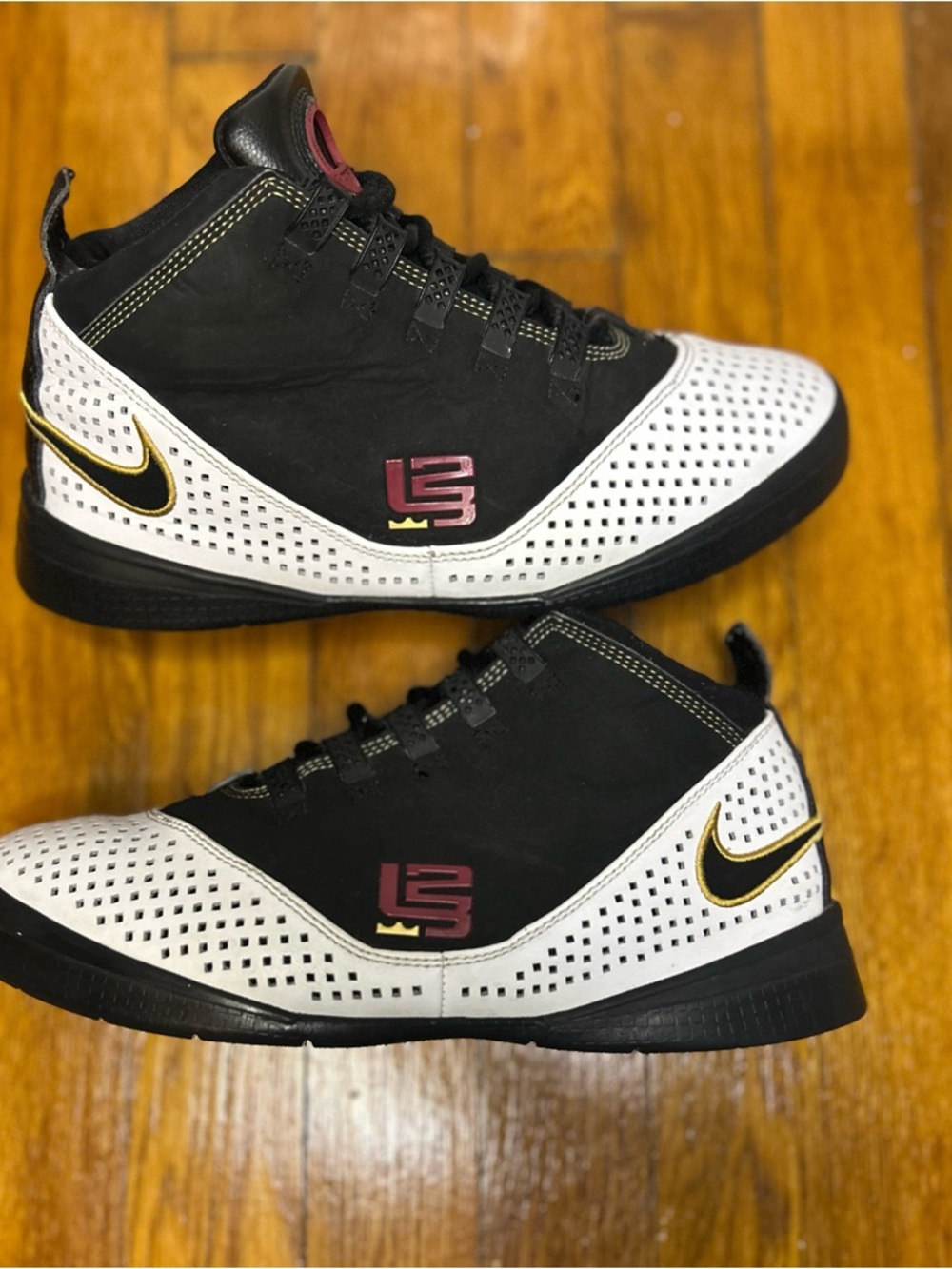 Nike Zoom LeBron James Soldier II Size 6Y Gradeschool Shoes